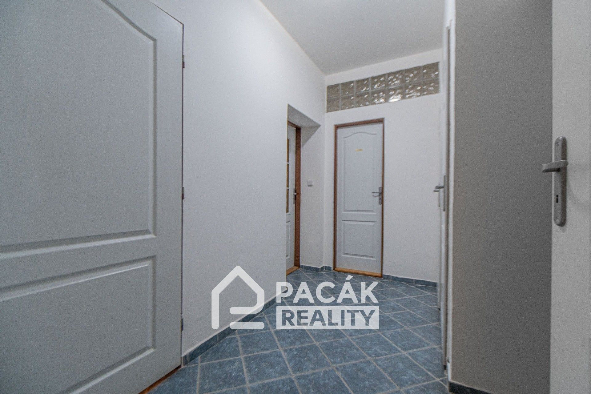 Pronájem komerčního prostoru 660 m² - foto 17