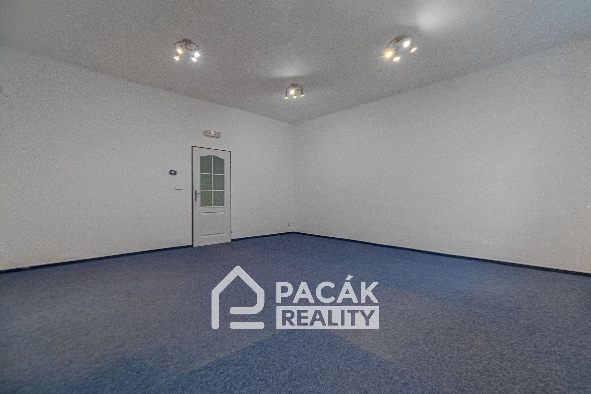 Pronájem komerčního prostoru 660 m² - foto 26