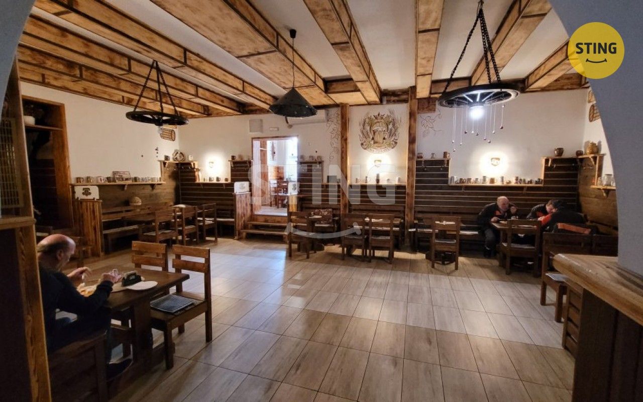 Pronájem komerčního prostoru 280 m² - foto 1