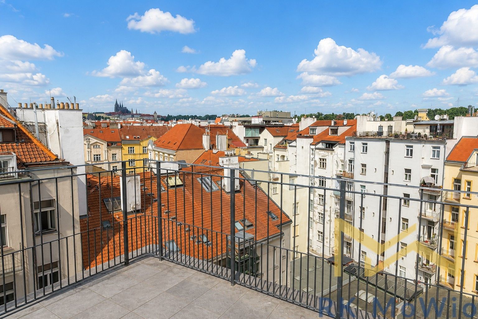Pronájem bytu 4+kk 155 m² - foto 8
