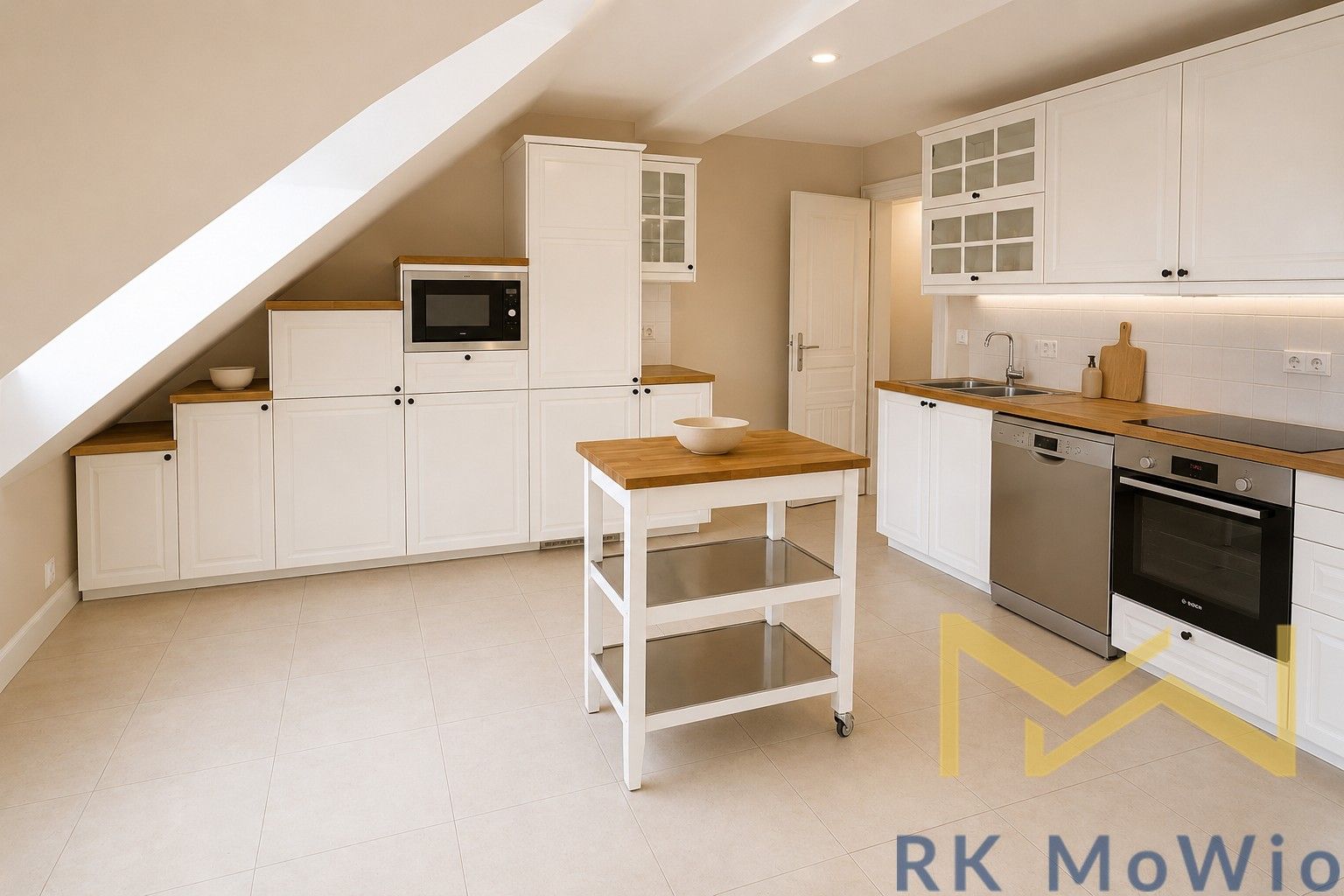 Pronájem bytu 4+kk 155 m² - foto 9