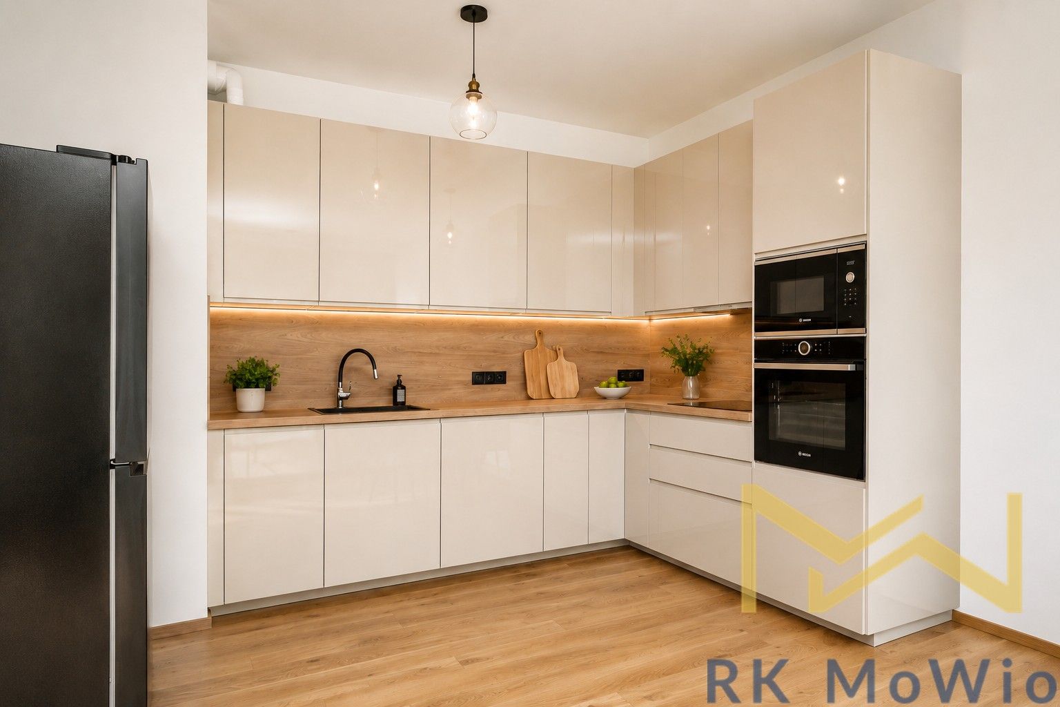 Pronájem bytu 3+kk 82 m² - foto 1
