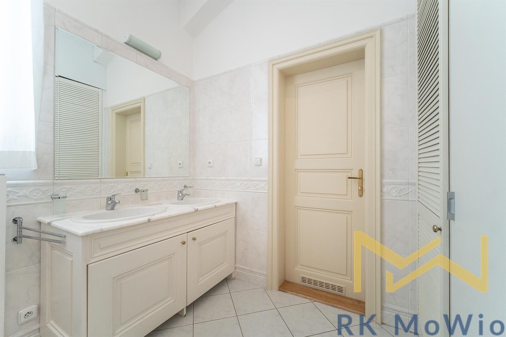 Pronájem bytu 3+kk 121 m² - foto 5