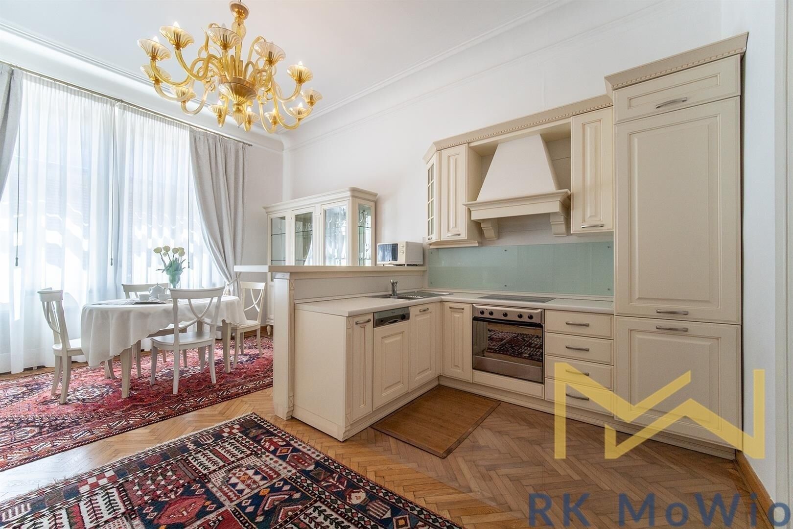 Pronájem bytu 3+kk 121 m² - foto 8