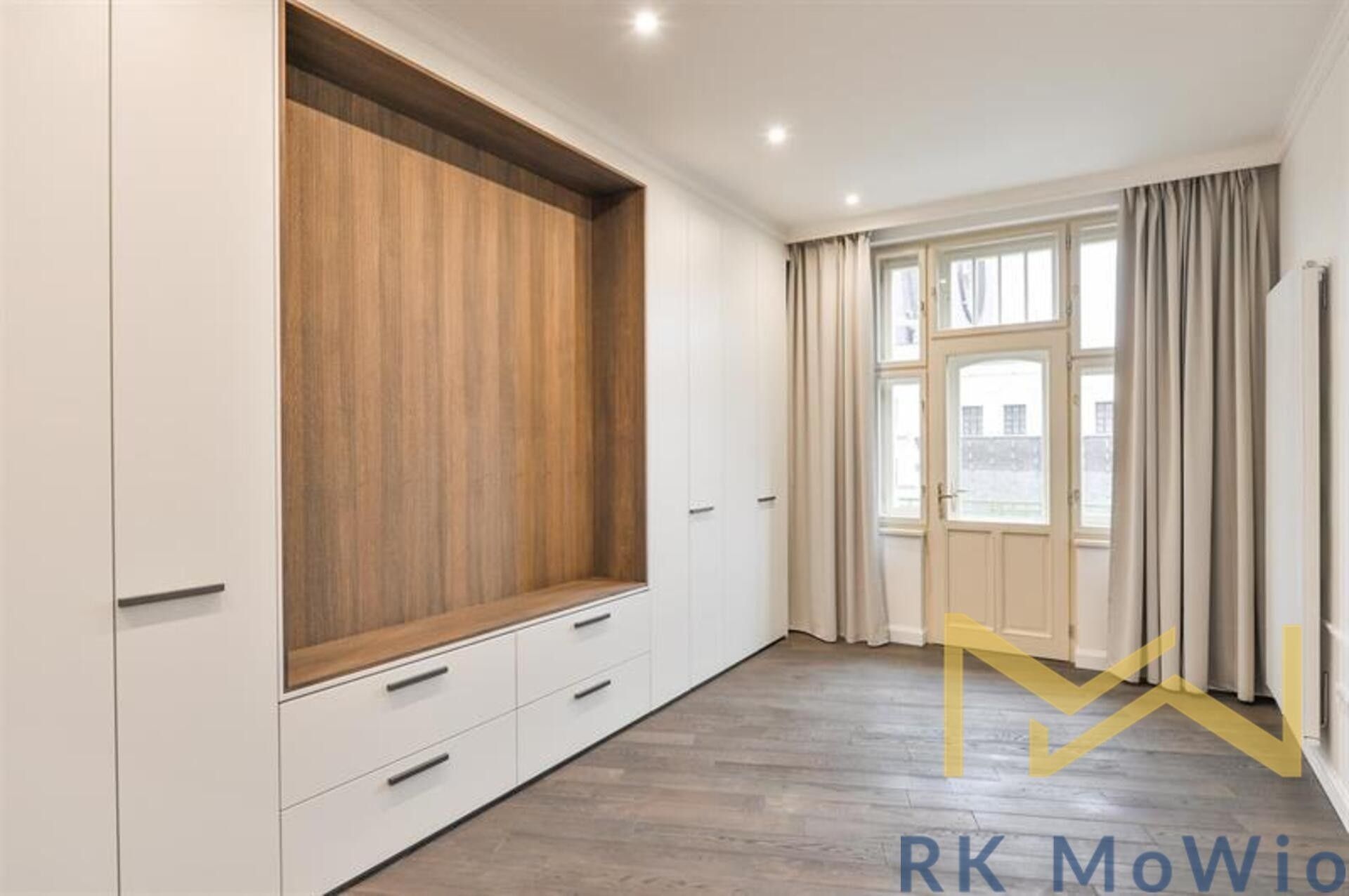 Pronájem bytu 4+kk 167 m² - foto 9