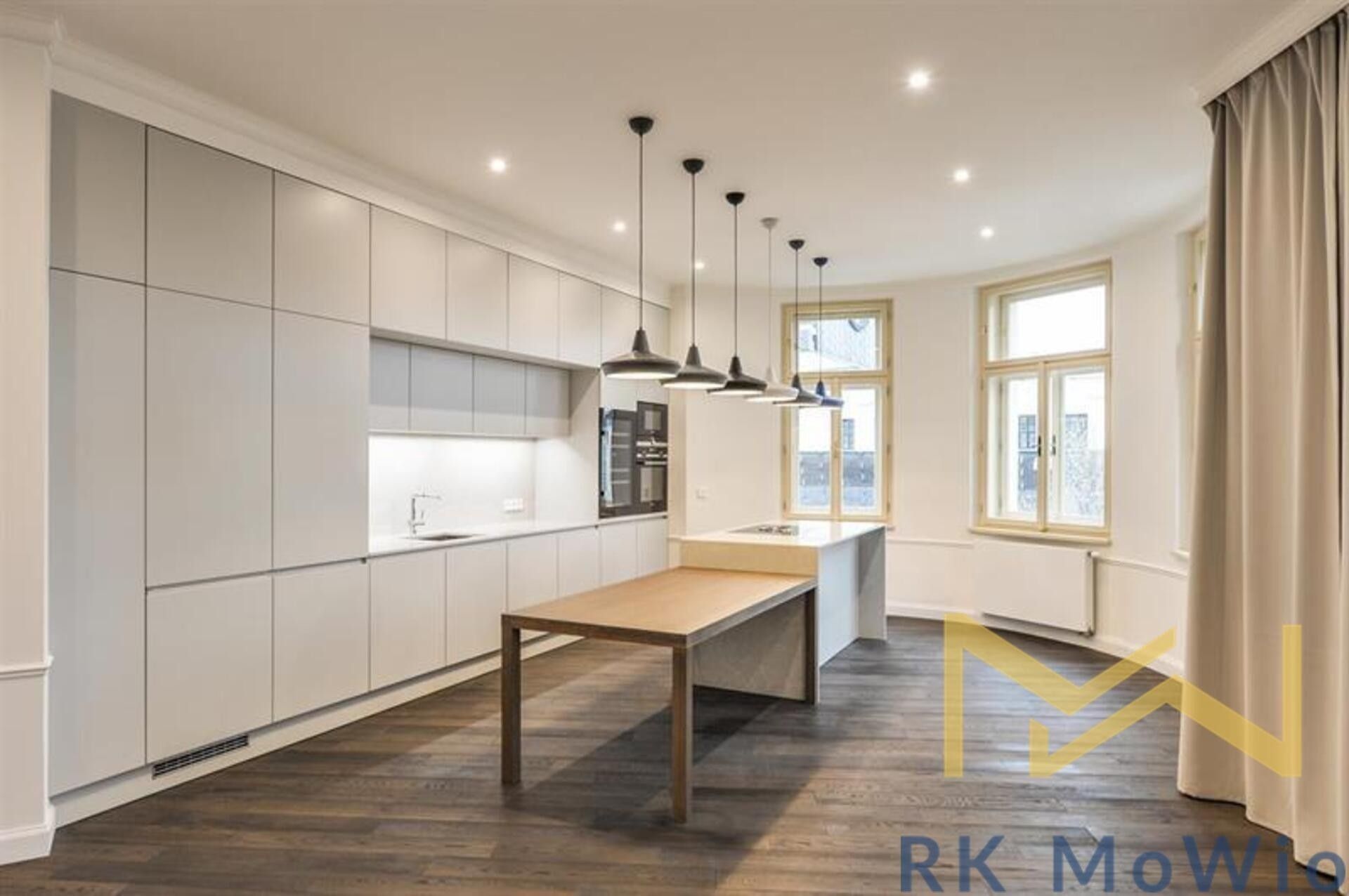 Pronájem bytu 4+kk 167 m² - foto 10