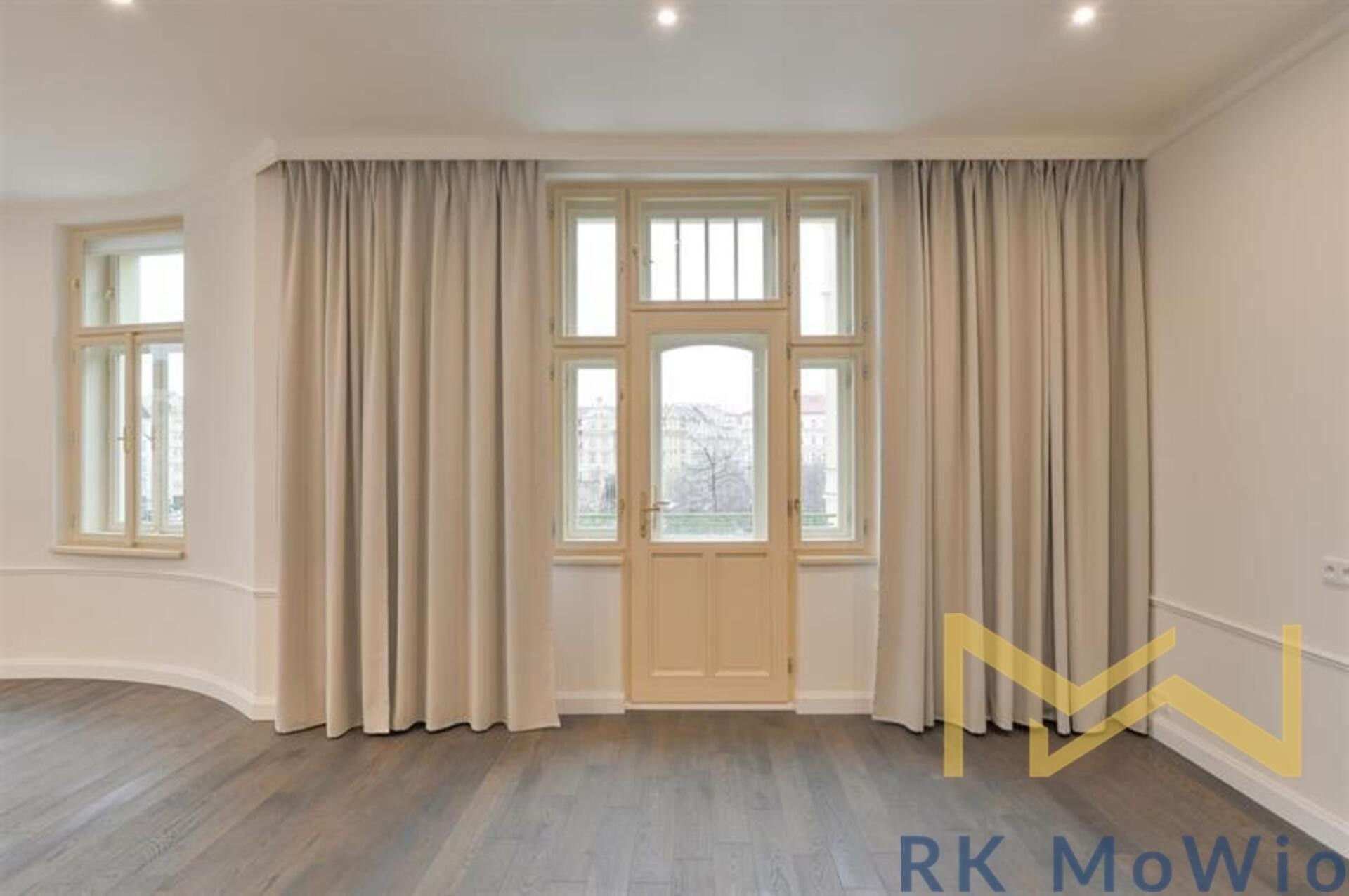 Pronájem bytu 4+kk 167 m² - foto 13