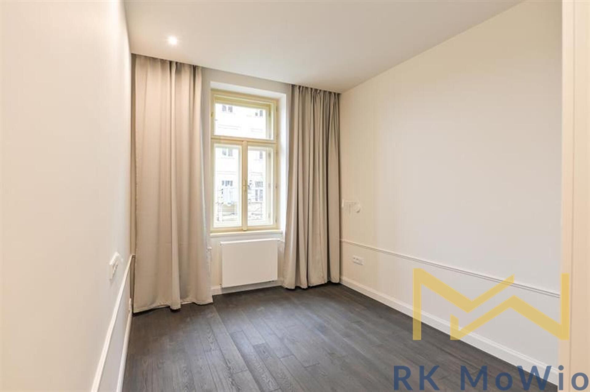 Pronájem bytu 4+kk 167 m² - foto 14
