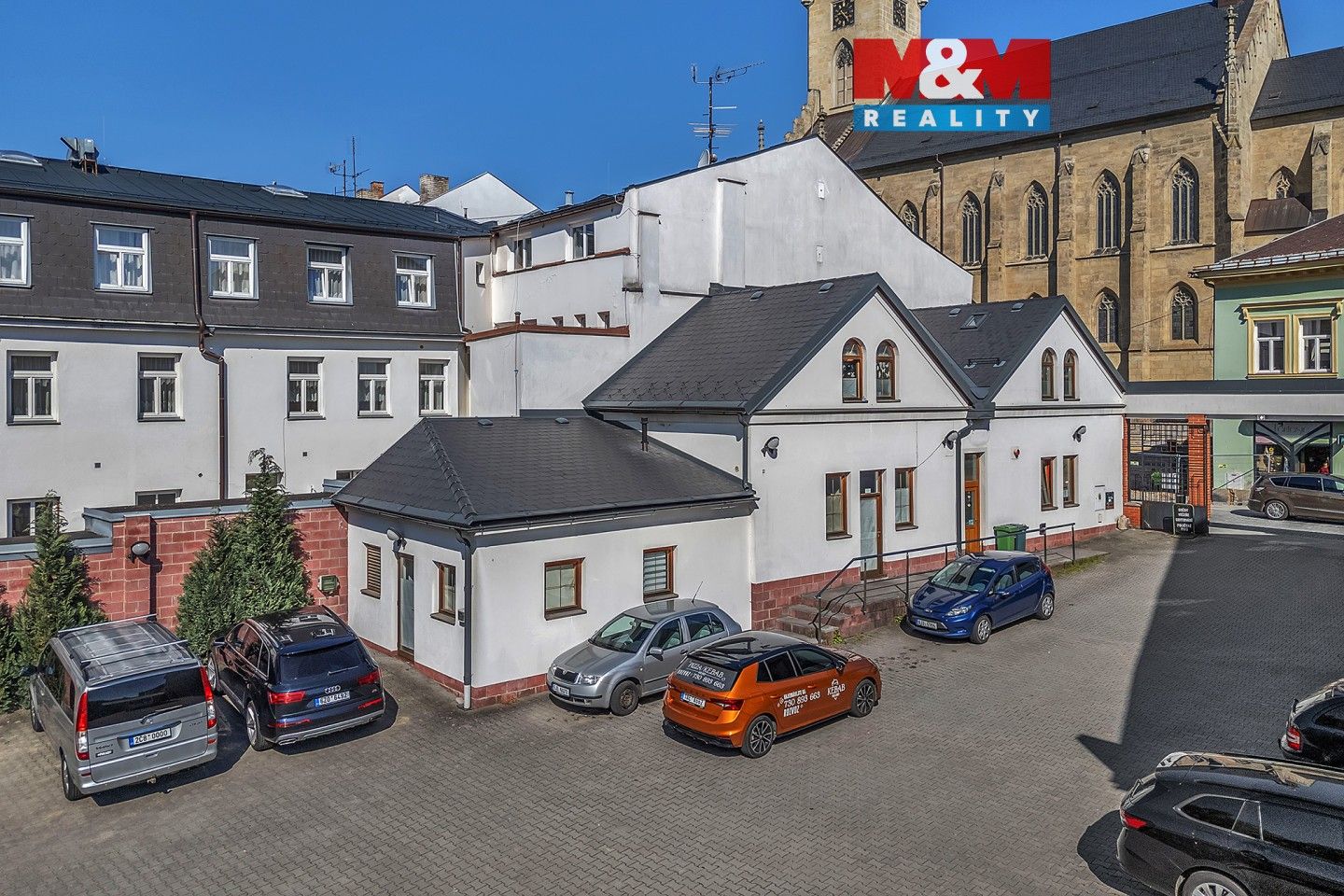 Prodej komerčního prostoru 205 m² - foto 1