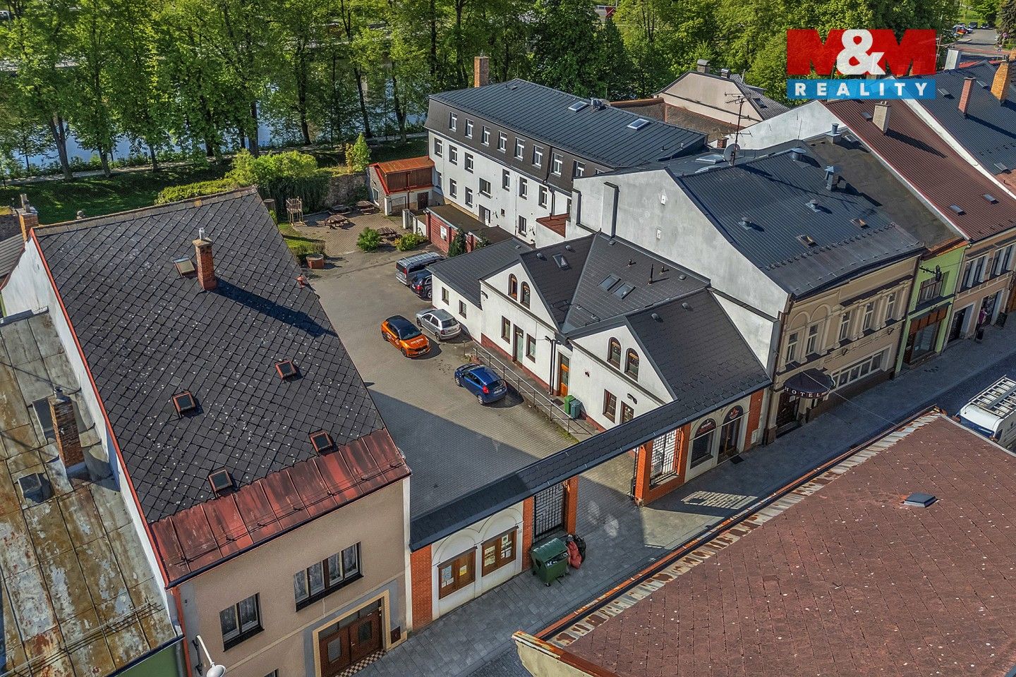 Prodej komerčního prostoru 205 m² - foto 2
