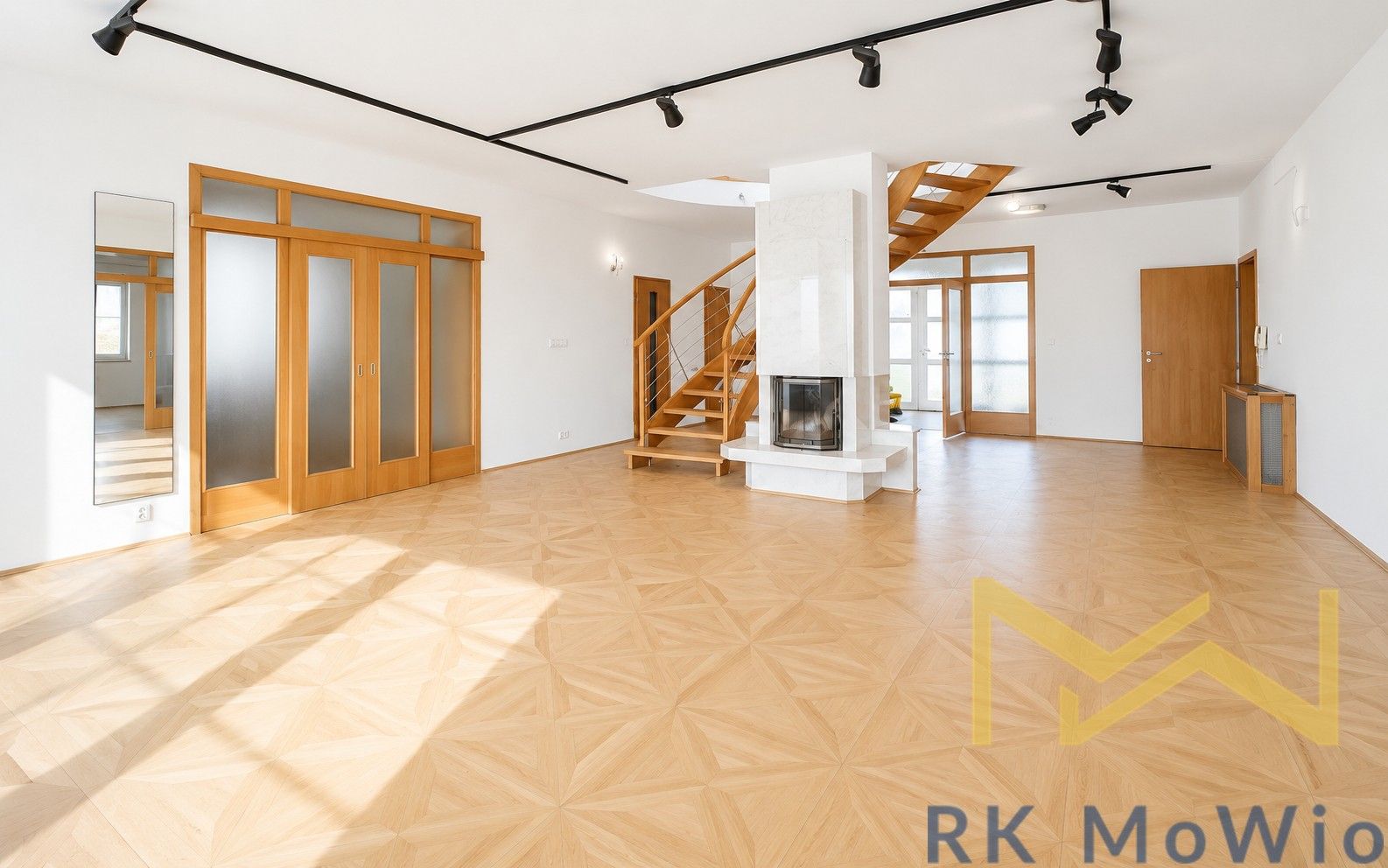 Pronájem domu 801 m² - foto 1