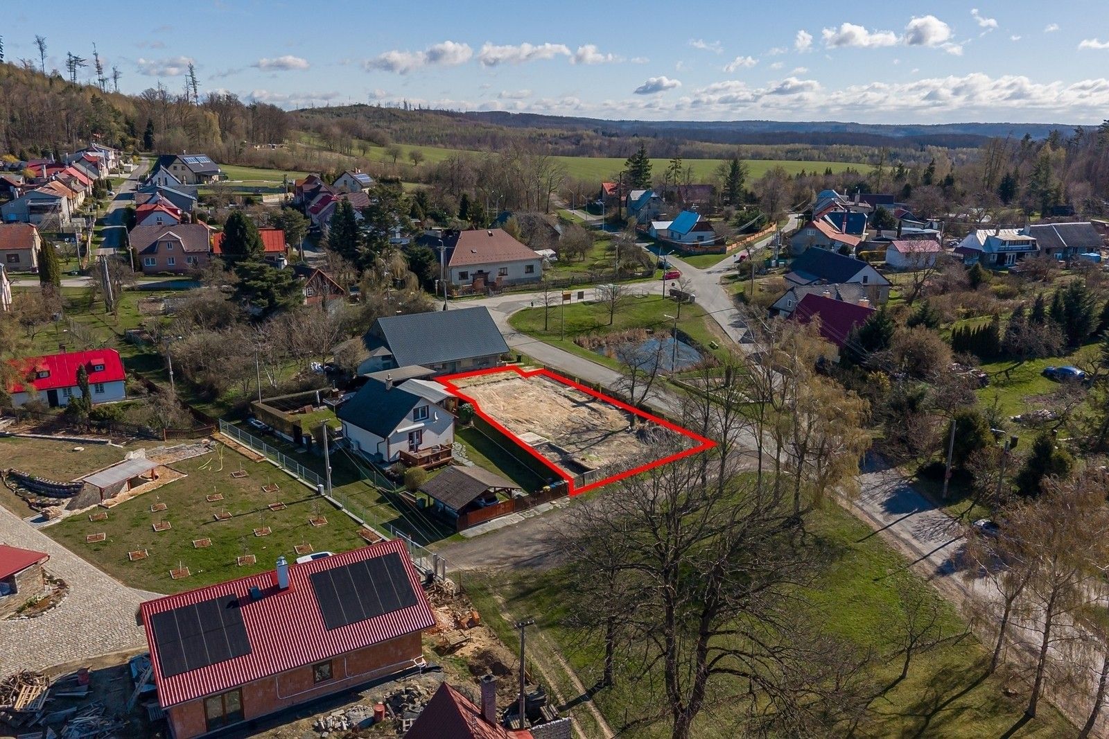 Prodej pozemku 574 m² - foto 1