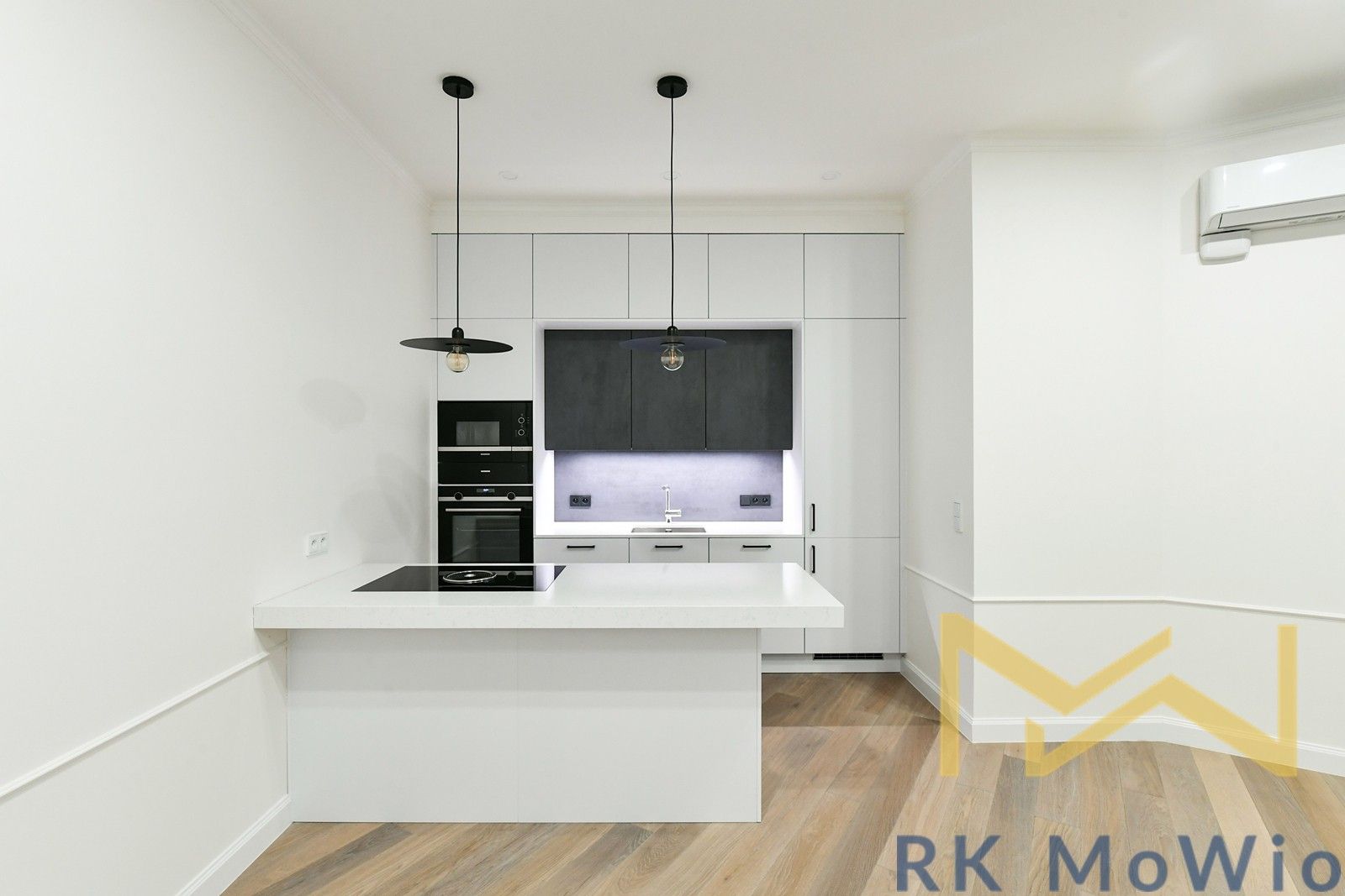 Pronájem bytu 4+kk 120 m² - foto 3