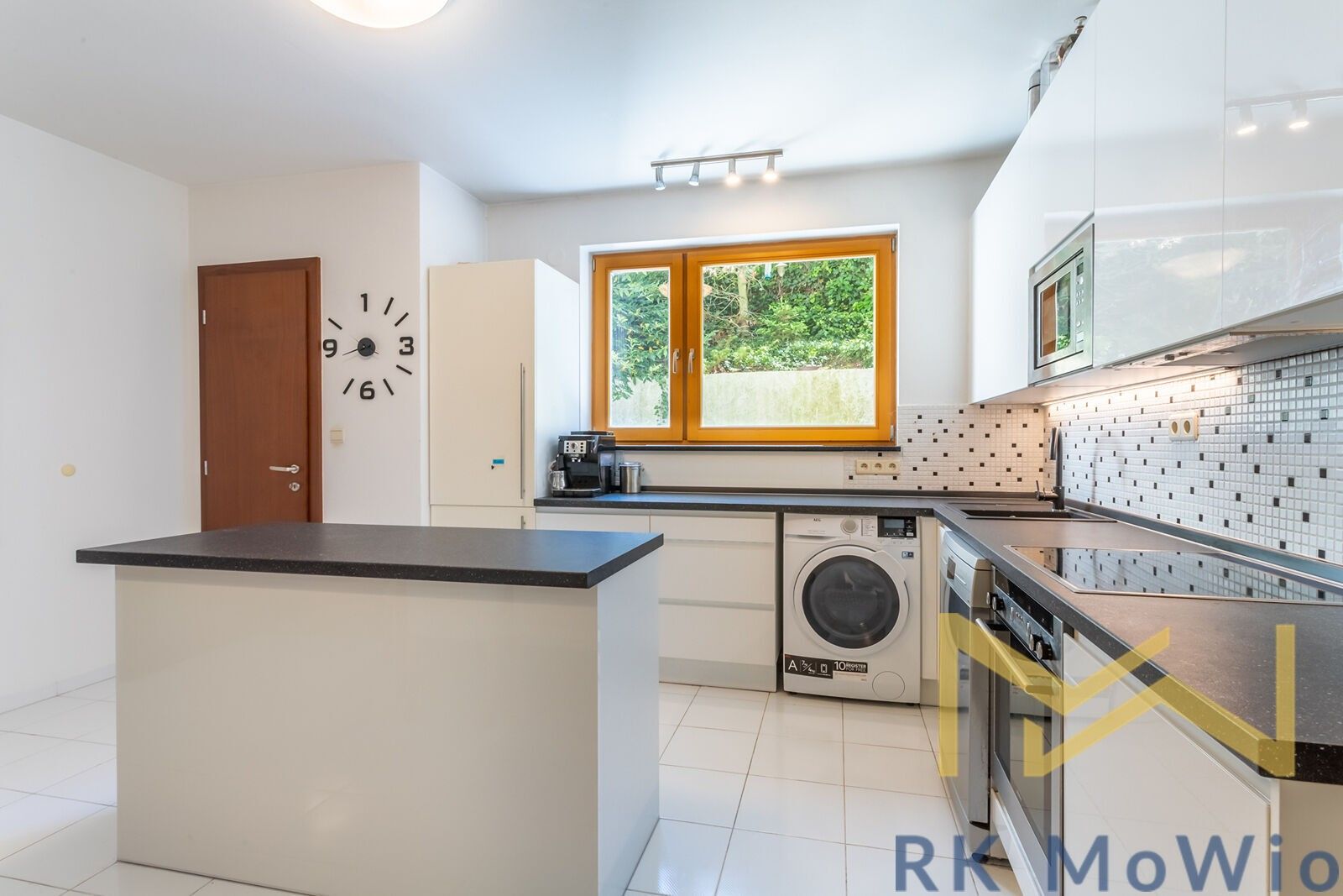 Pronájem bytu 5+1 191 m² - foto 2