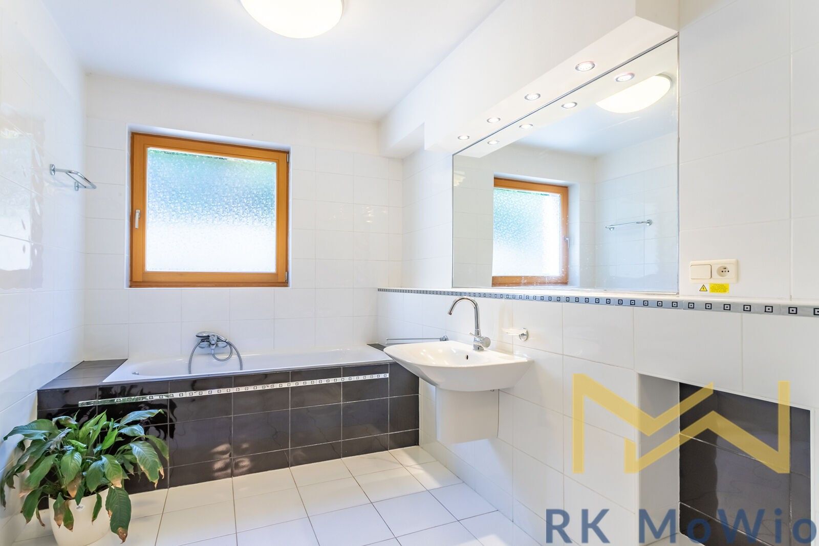 Pronájem bytu 5+1 191 m² - foto 5