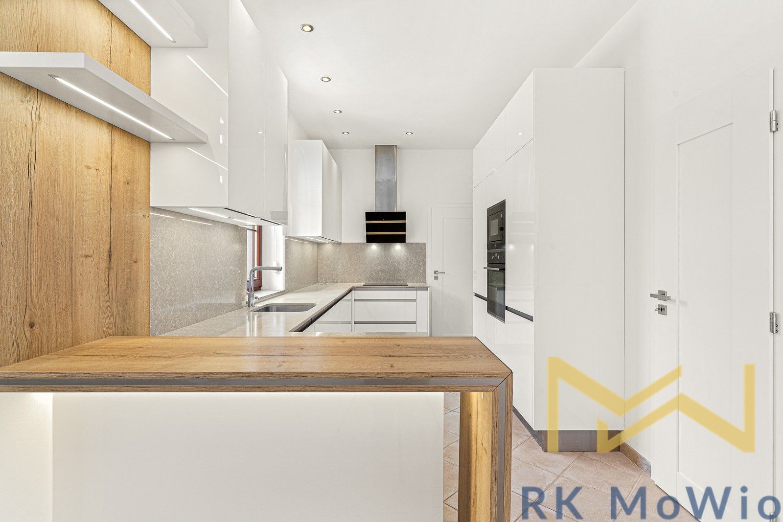 Pronájem domu 243 m² - foto 1