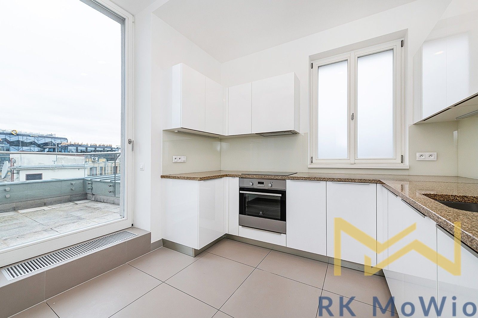 Pronájem bytu 3+1 173 m² - foto 1