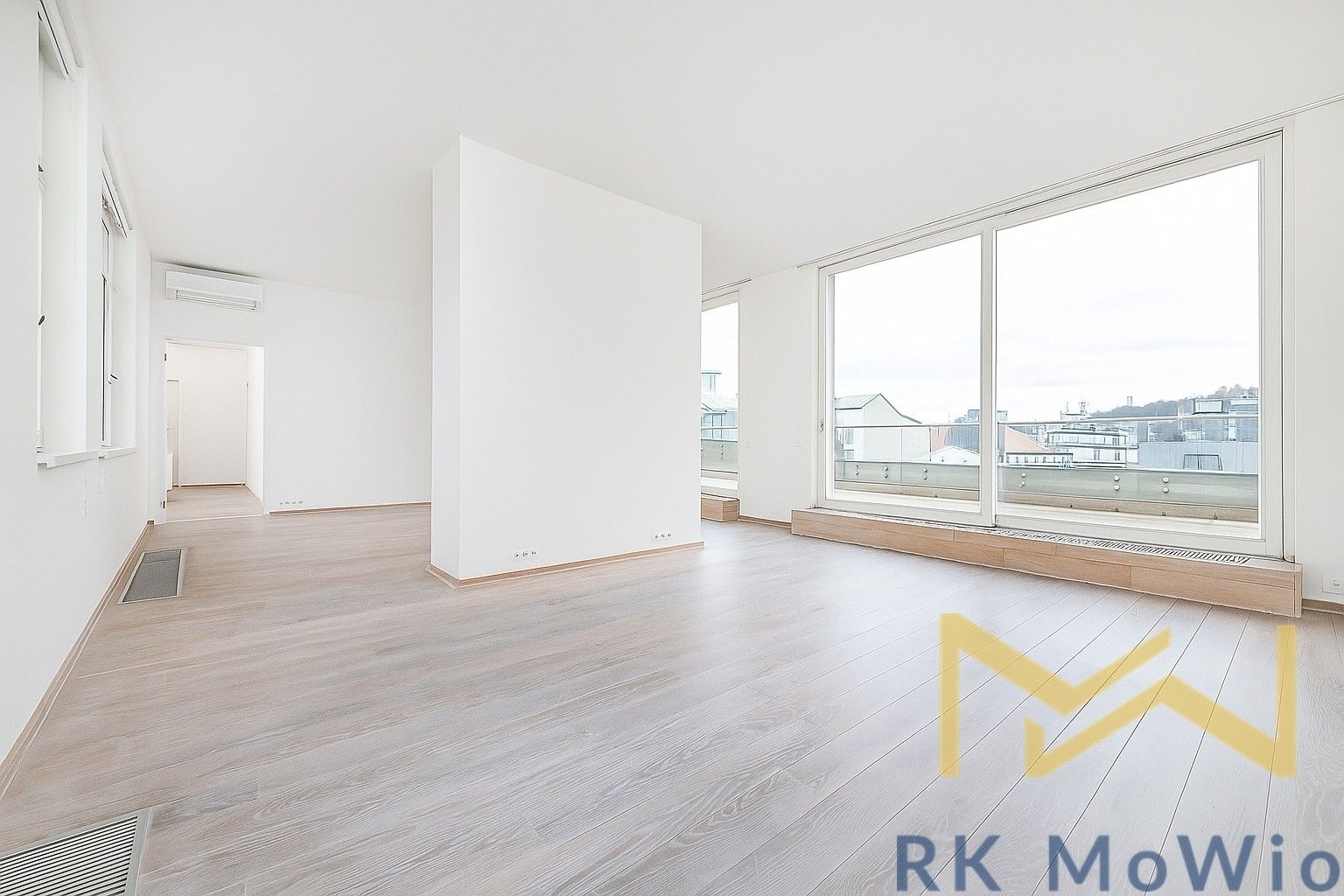 Pronájem bytu 3+1 173 m² - foto 2