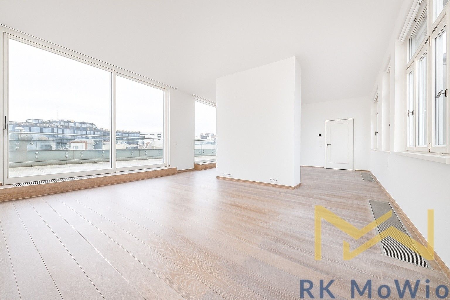 Pronájem bytu 3+1 173 m² - foto 6