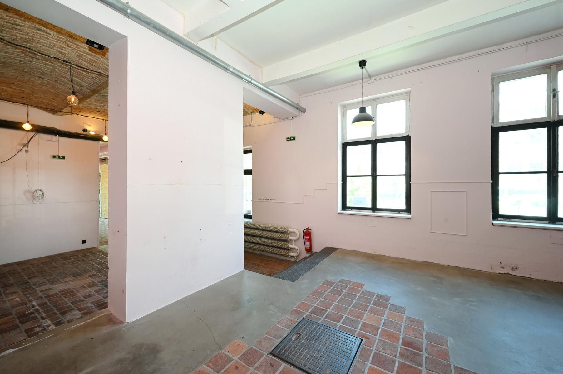 Pronájem komerčního prostoru 159 m² - foto 16
