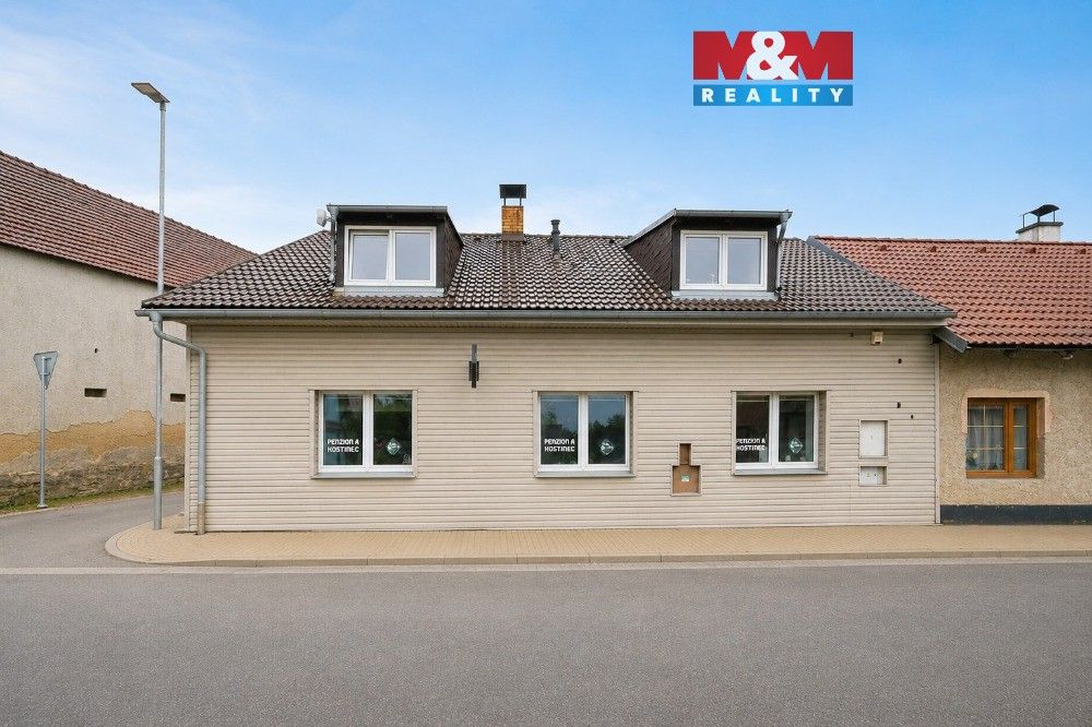 Prodej komerčního prostoru 198 m² - foto 1