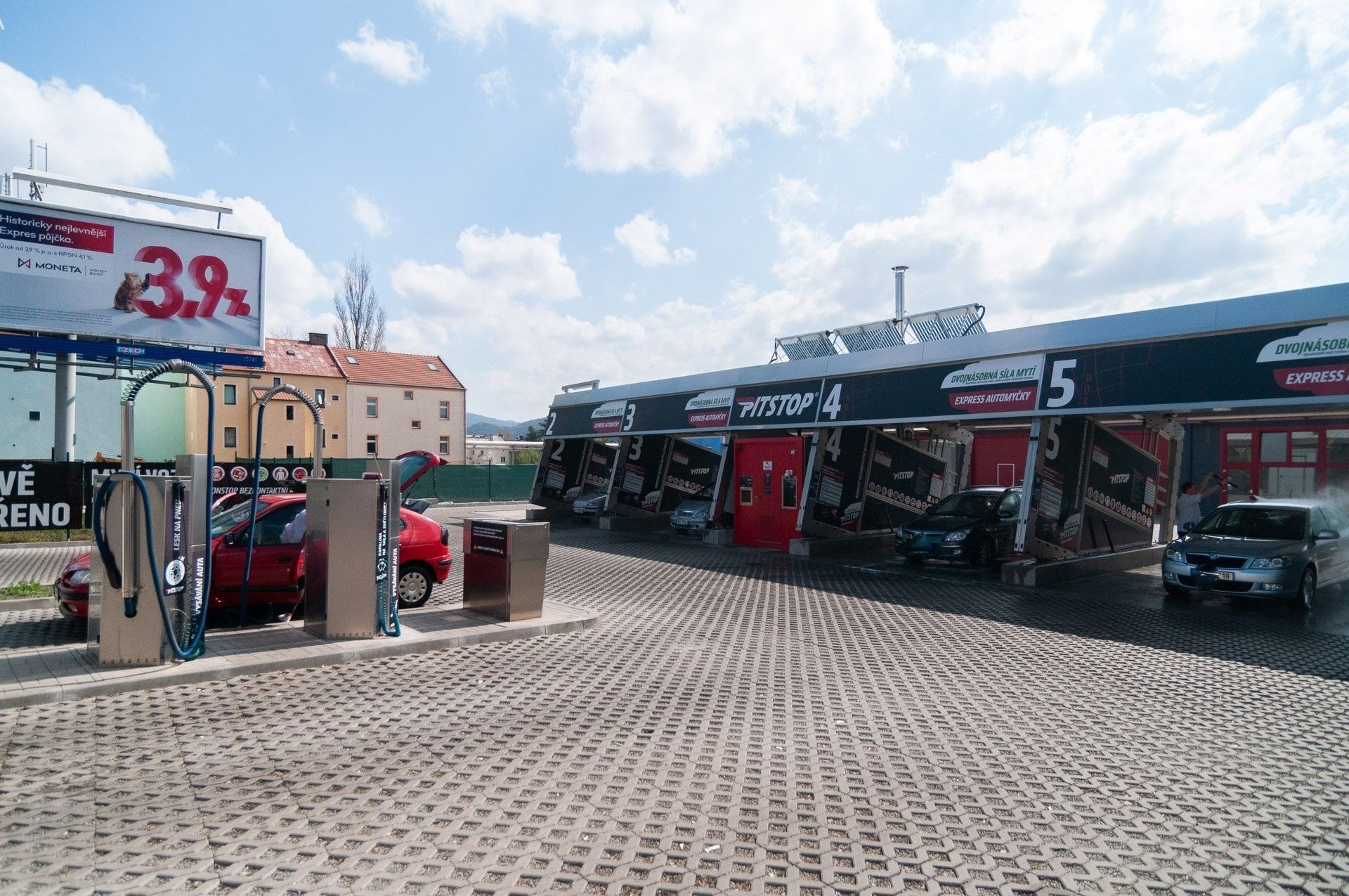 Prodej nemovitosti 2500 m² - foto 2