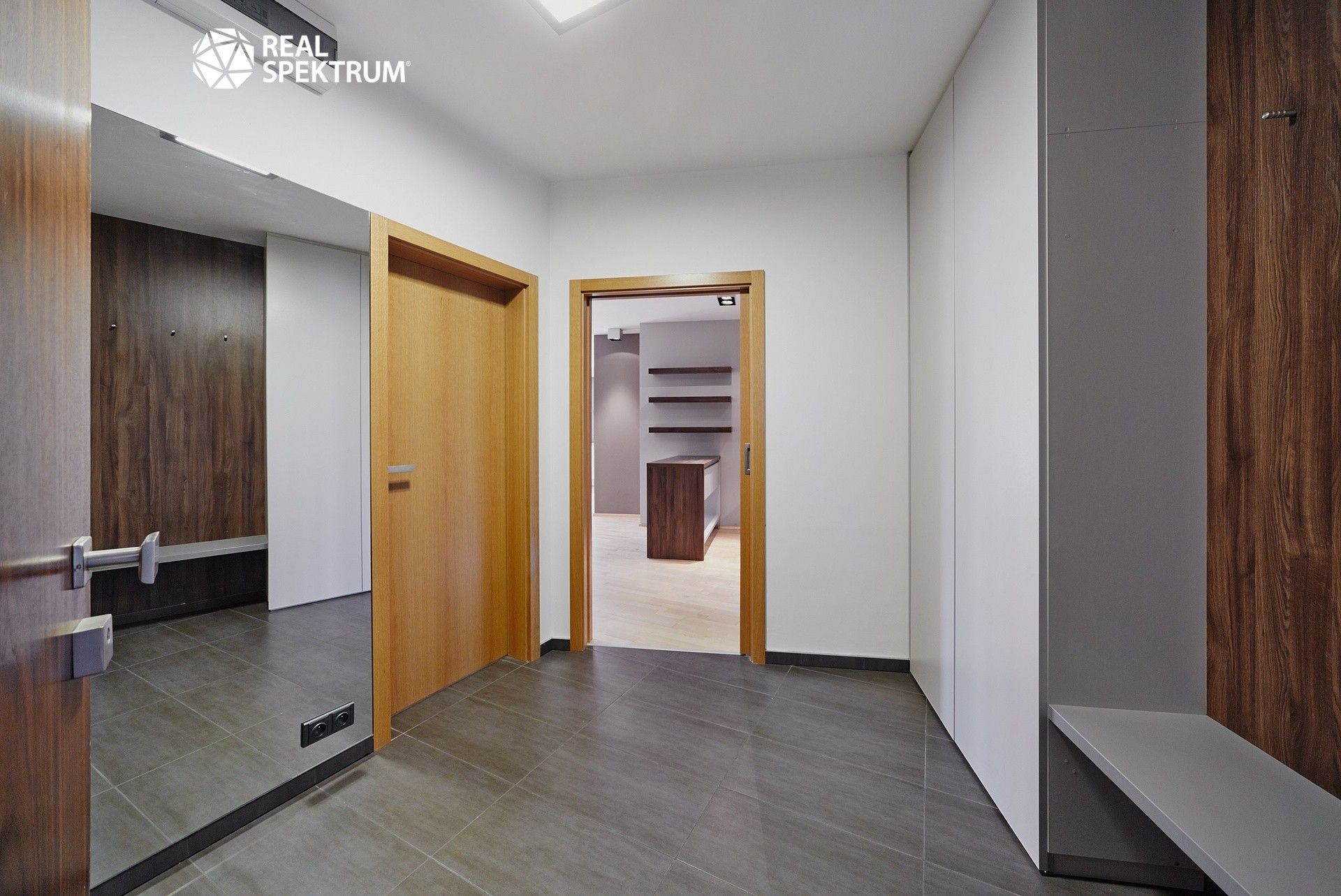 Pronájem bytu 3+kk 94 m² - foto 8