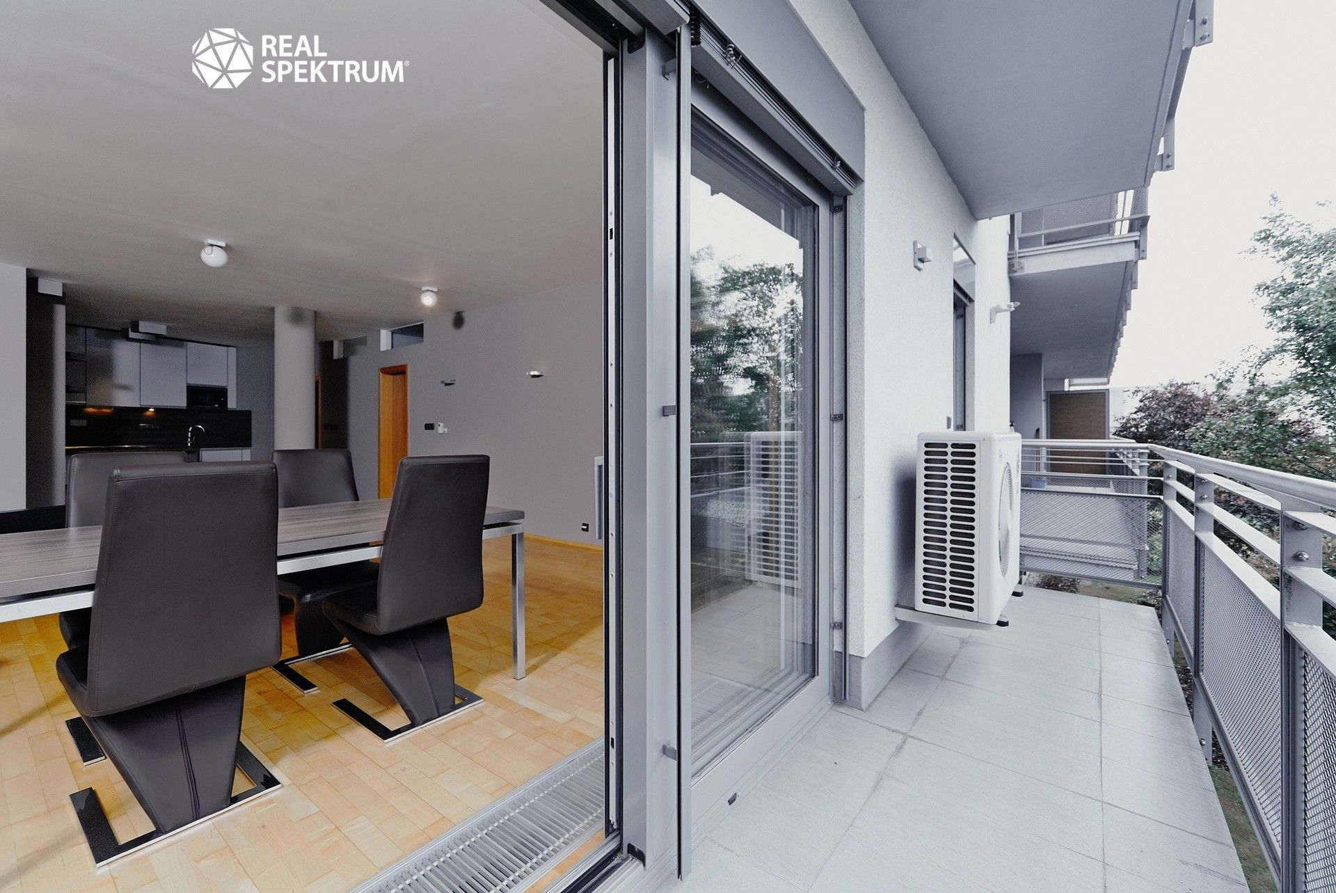Pronájem bytu 3+kk 94 m² - foto 6