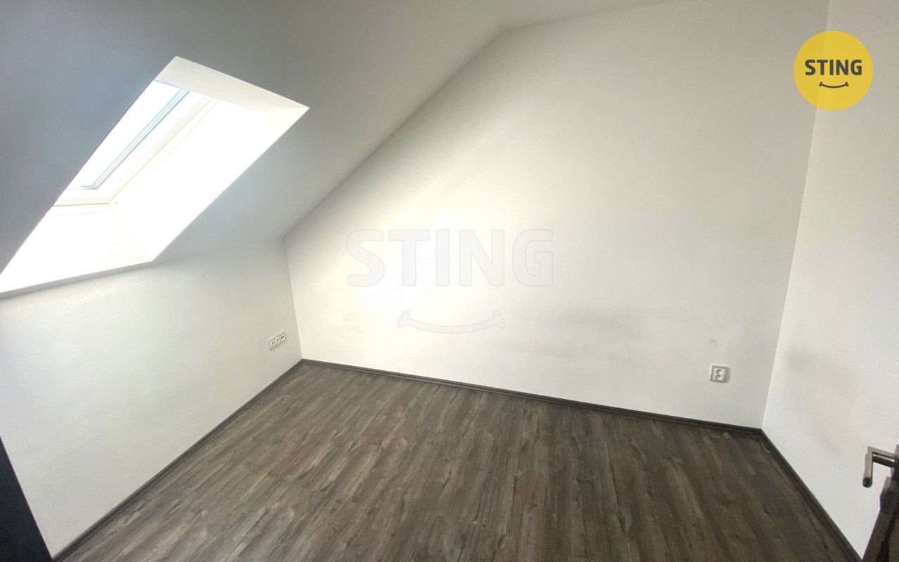 Pronájem bytu 3+1 95 m² - foto 3