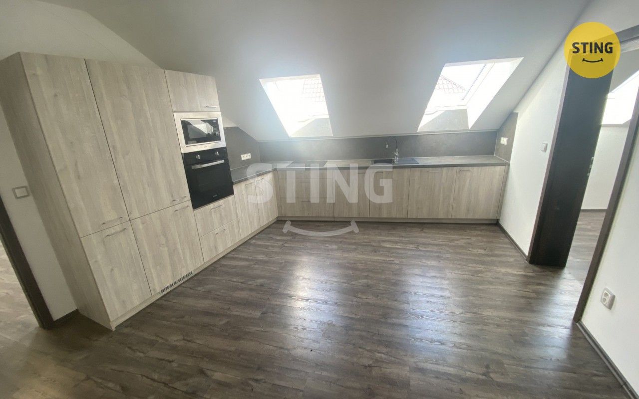 Pronájem bytu 3+1 95 m² - foto 5