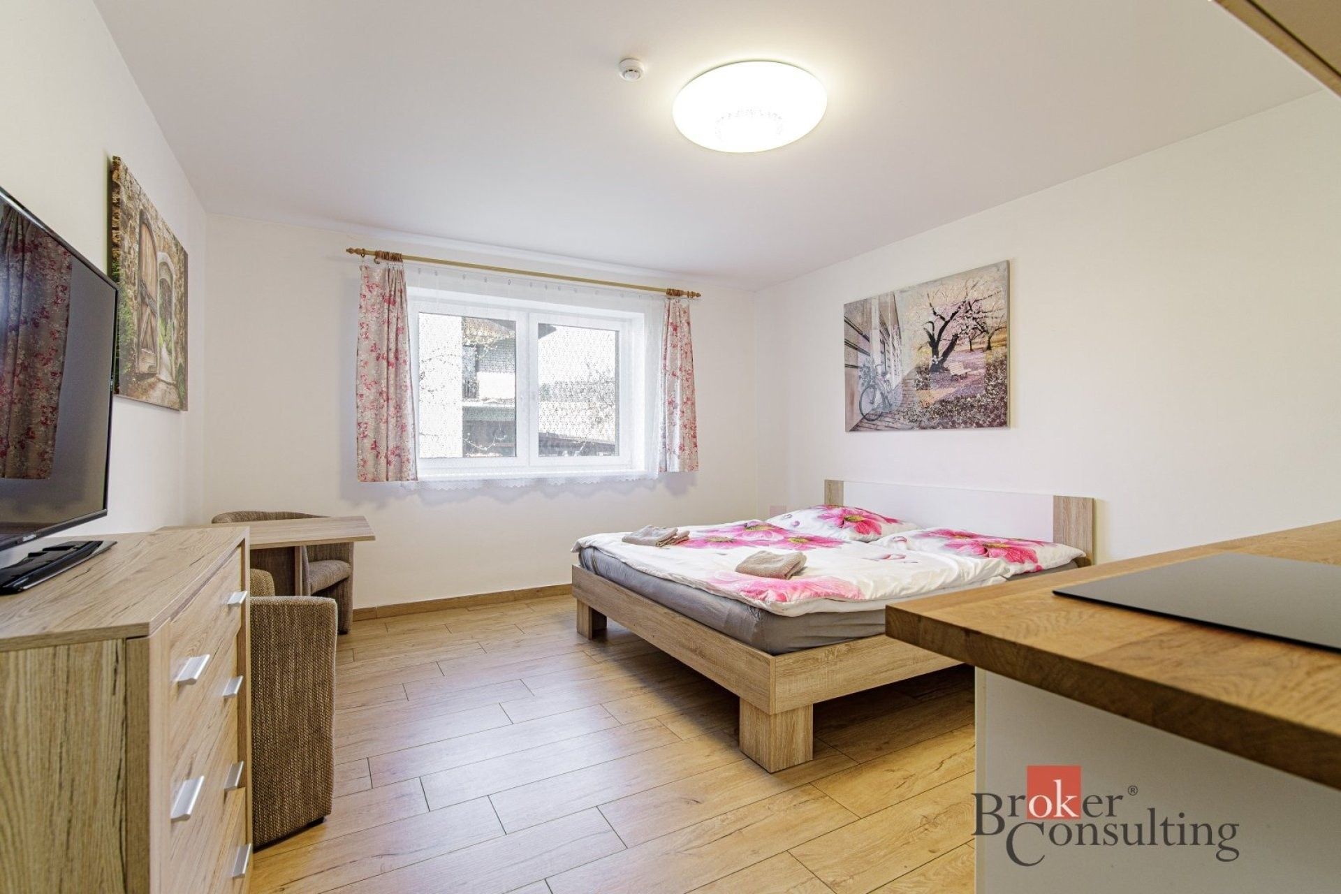 Prodej komerčního prostoru 250 m² - foto 5