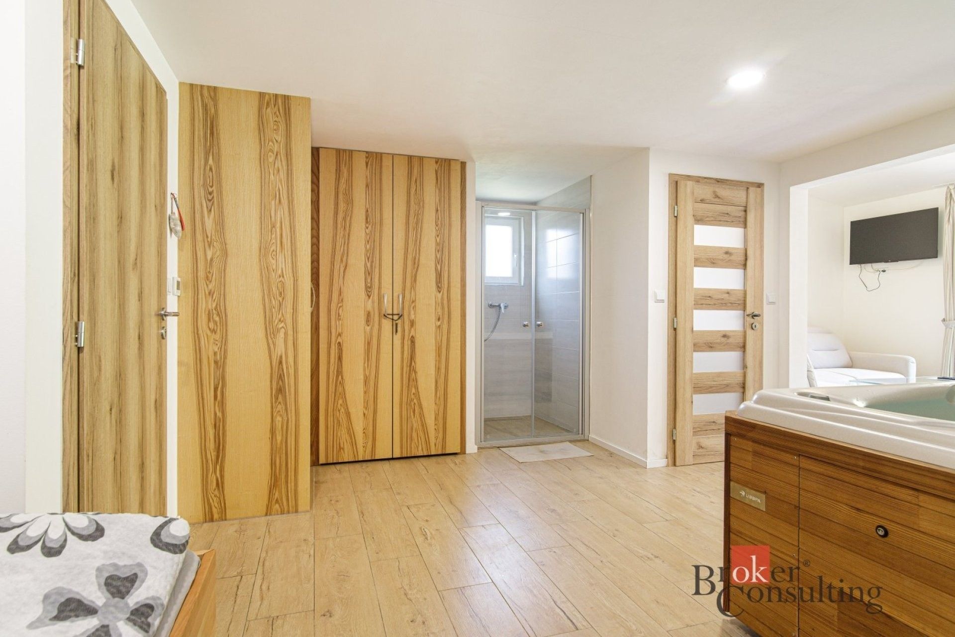 Prodej komerčního prostoru 250 m² - foto 24