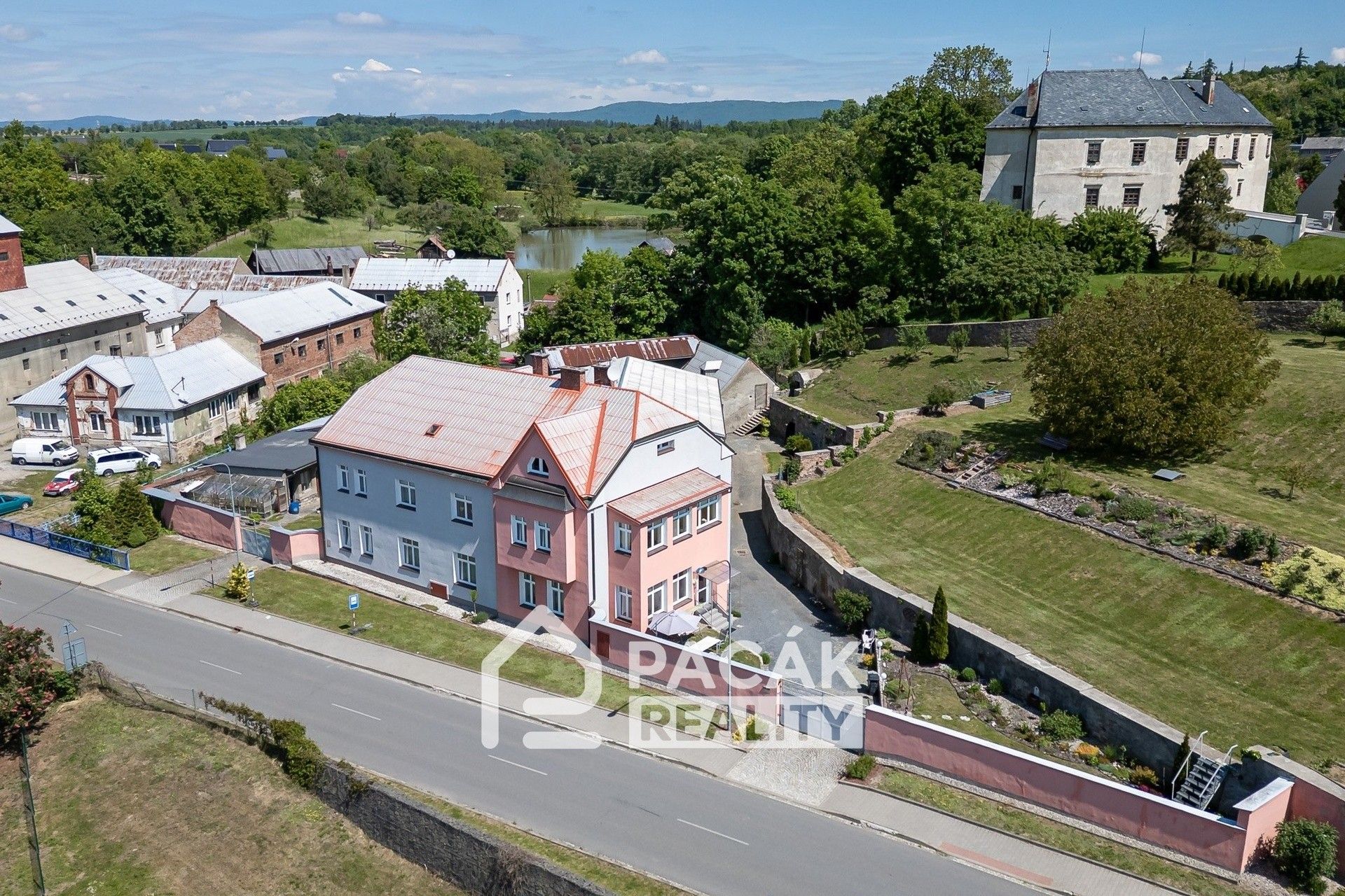 Prodej komerčního prostoru 1000 m² - foto 8
