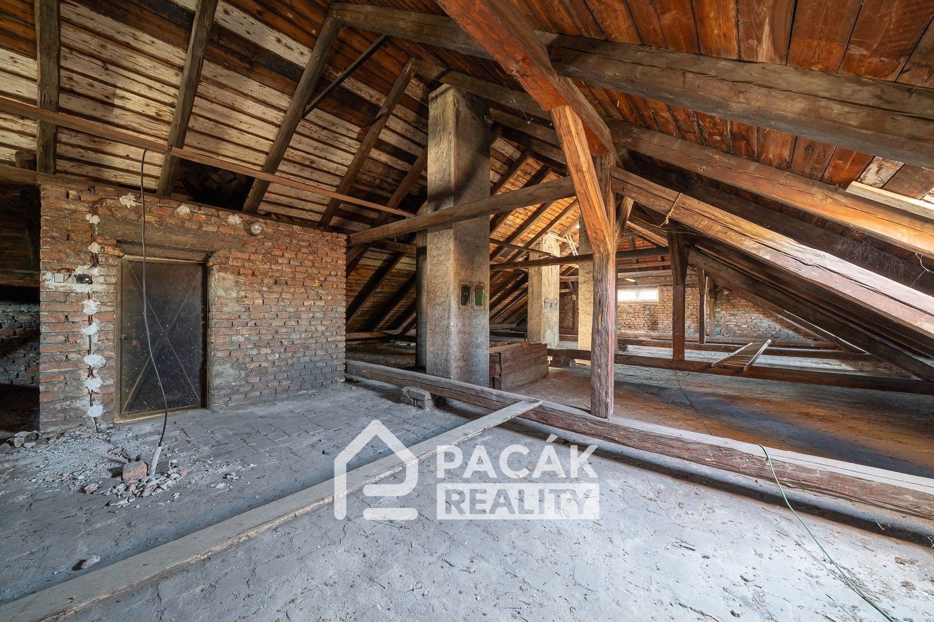 Prodej komerčního prostoru 1000 m² - foto 22