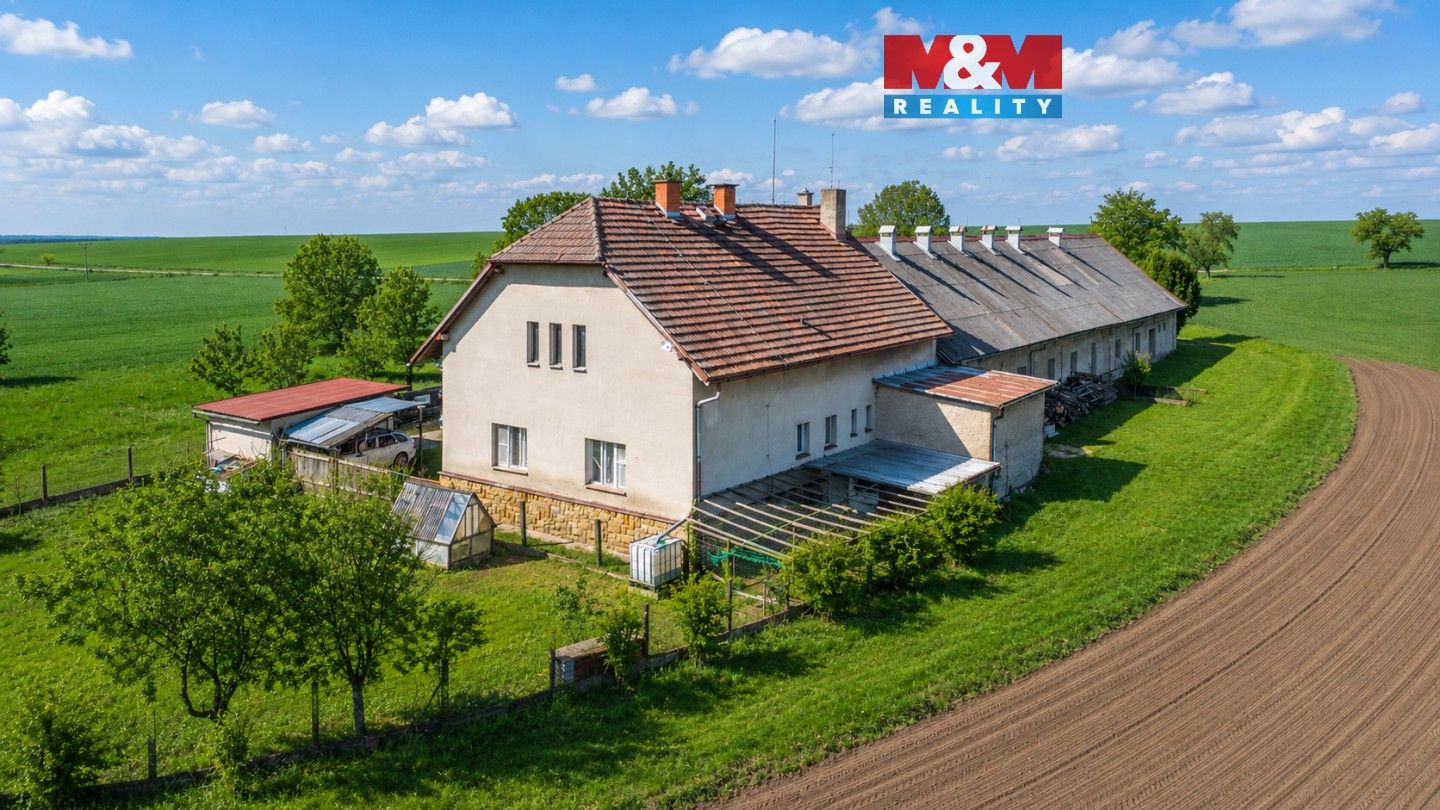 Prodej nemovitosti 200 m² - foto 1
