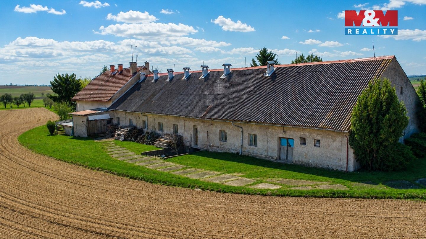 Prodej nemovitosti 200 m² - foto 2