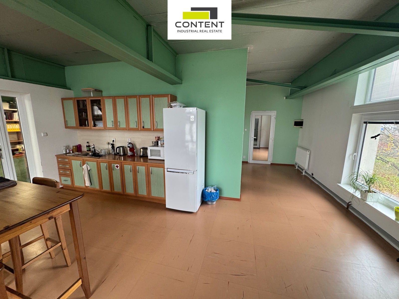 Prodej komerčního prostoru 1598 m² - foto 25