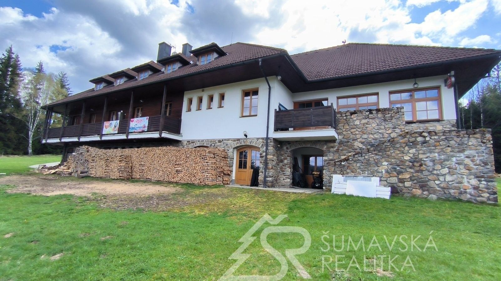 Prodej komerčního prostoru 1100 m² - foto 11