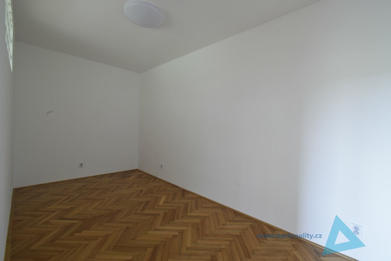 Pronájem bytu 2+kk 62 m² - foto 4