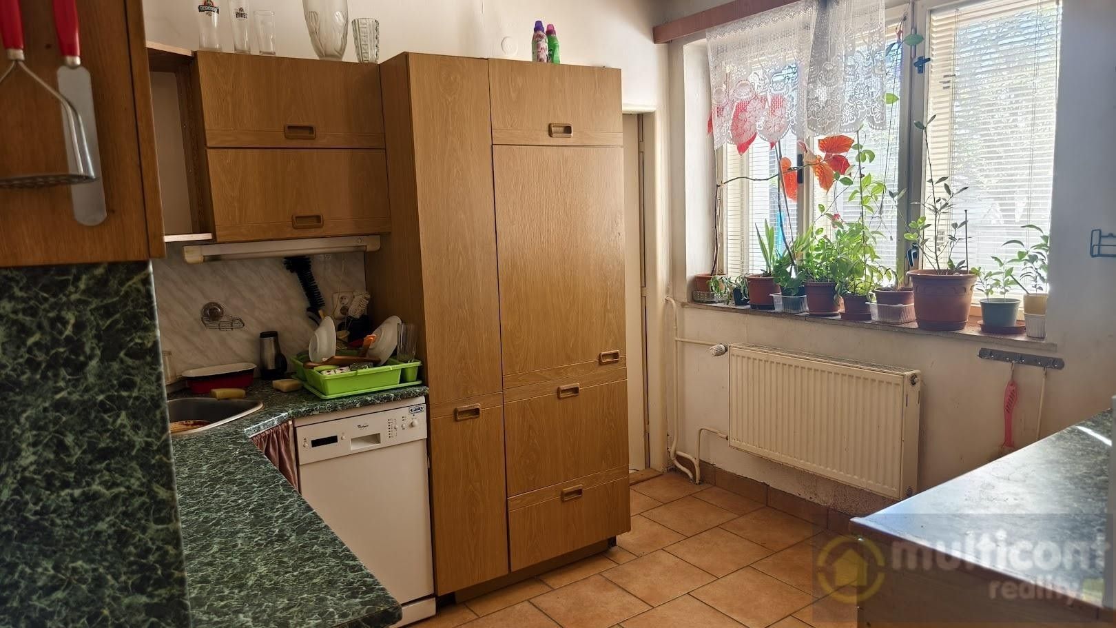 Prodej nemovitosti 285 m² - foto 5