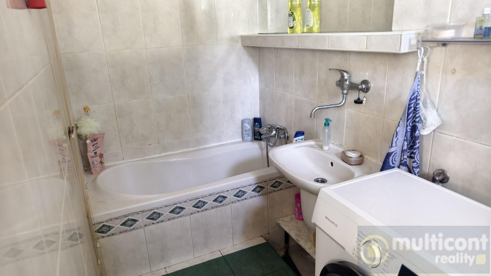 Prodej nemovitosti 285 m² - foto 8
