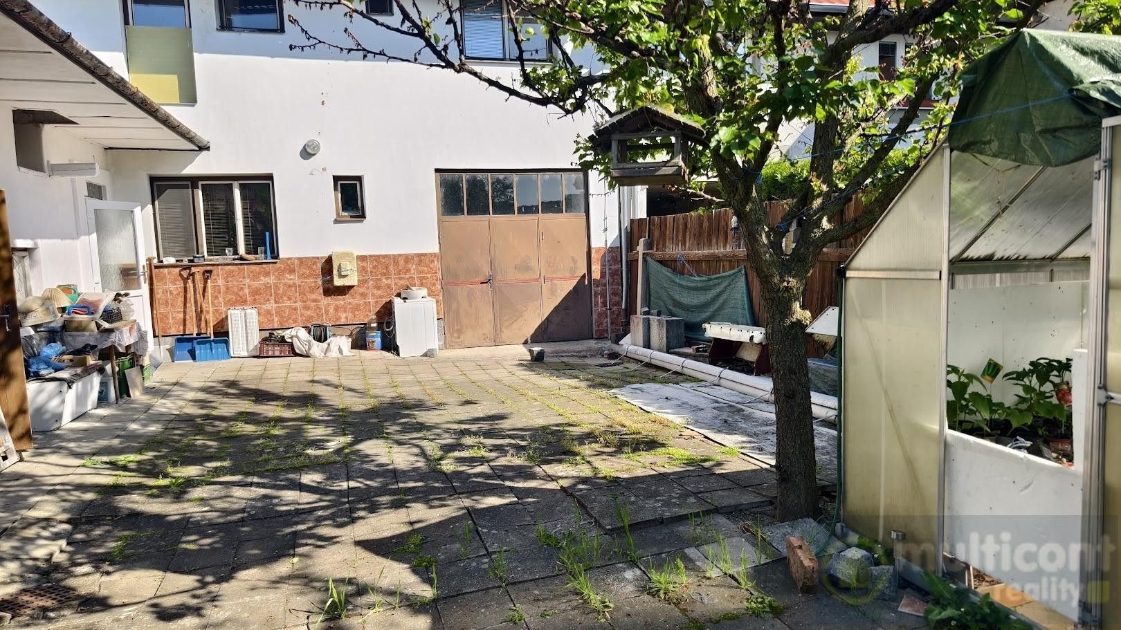 Prodej nemovitosti 285 m² - foto 16