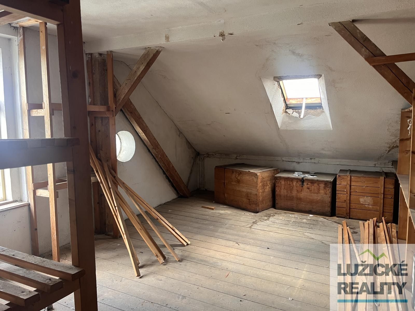 Prodej komerčního prostoru 1000 m² - foto 12