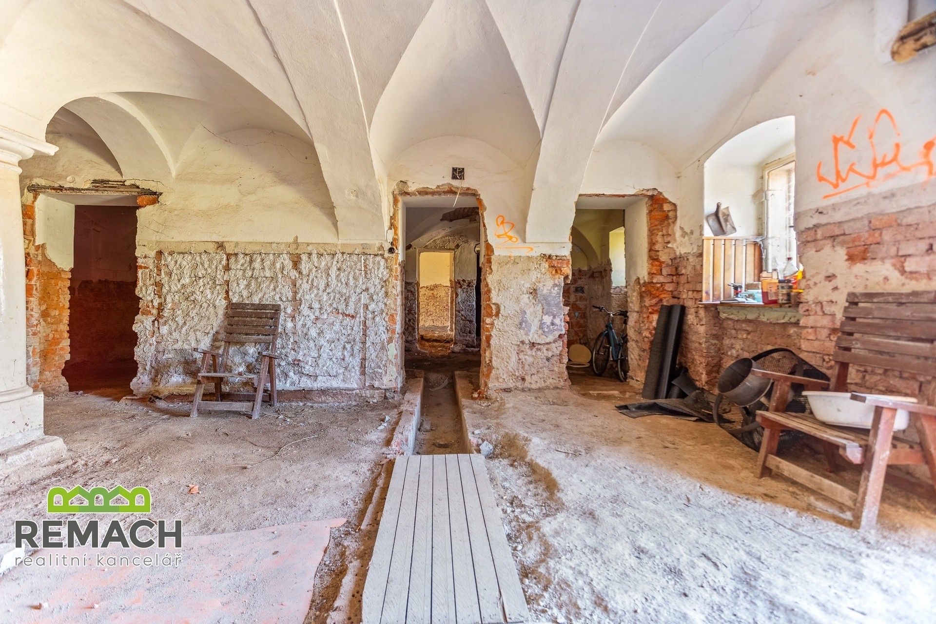 Prodej komerčního prostoru 650 m² - foto 20