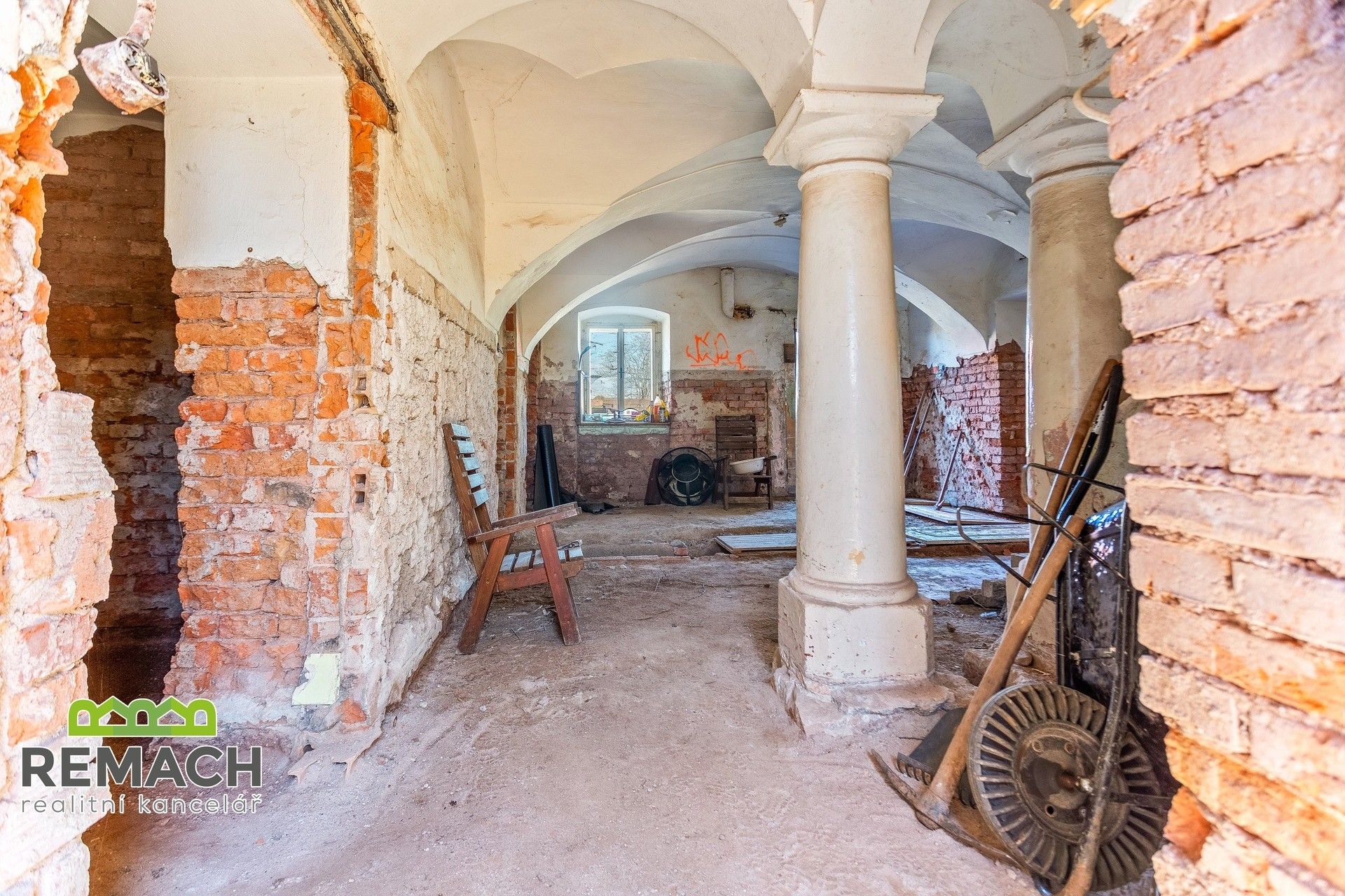 Prodej komerčního prostoru 650 m² - foto 24