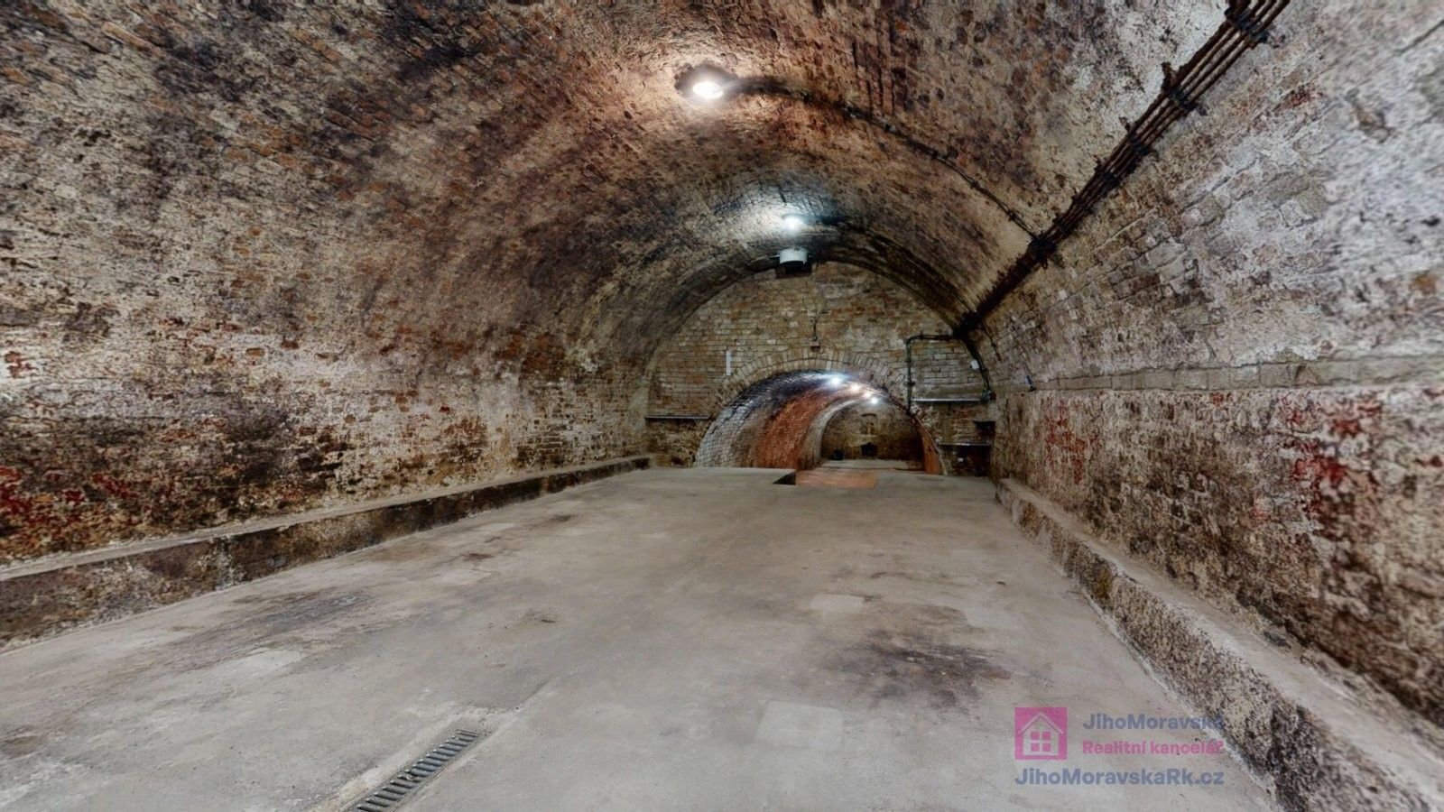Prodej nemovitosti 125 m² - foto 1