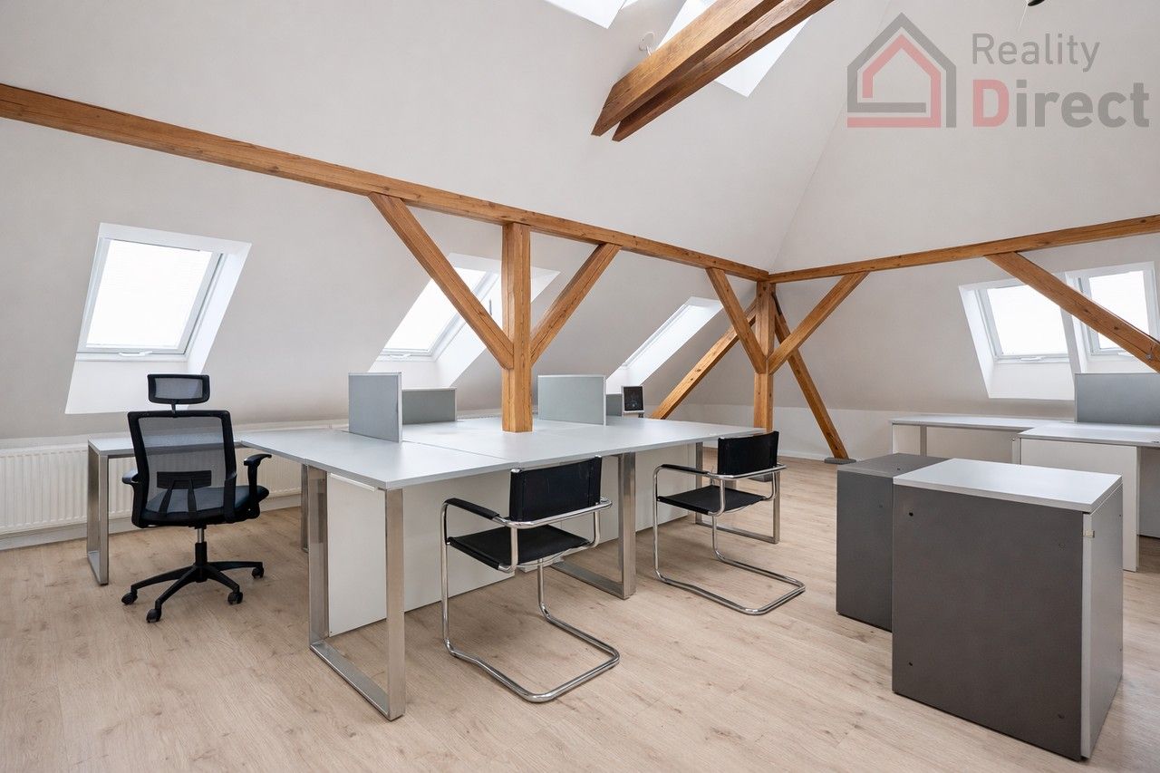 Pronájem bytu 1+kk 86 m² - foto 3