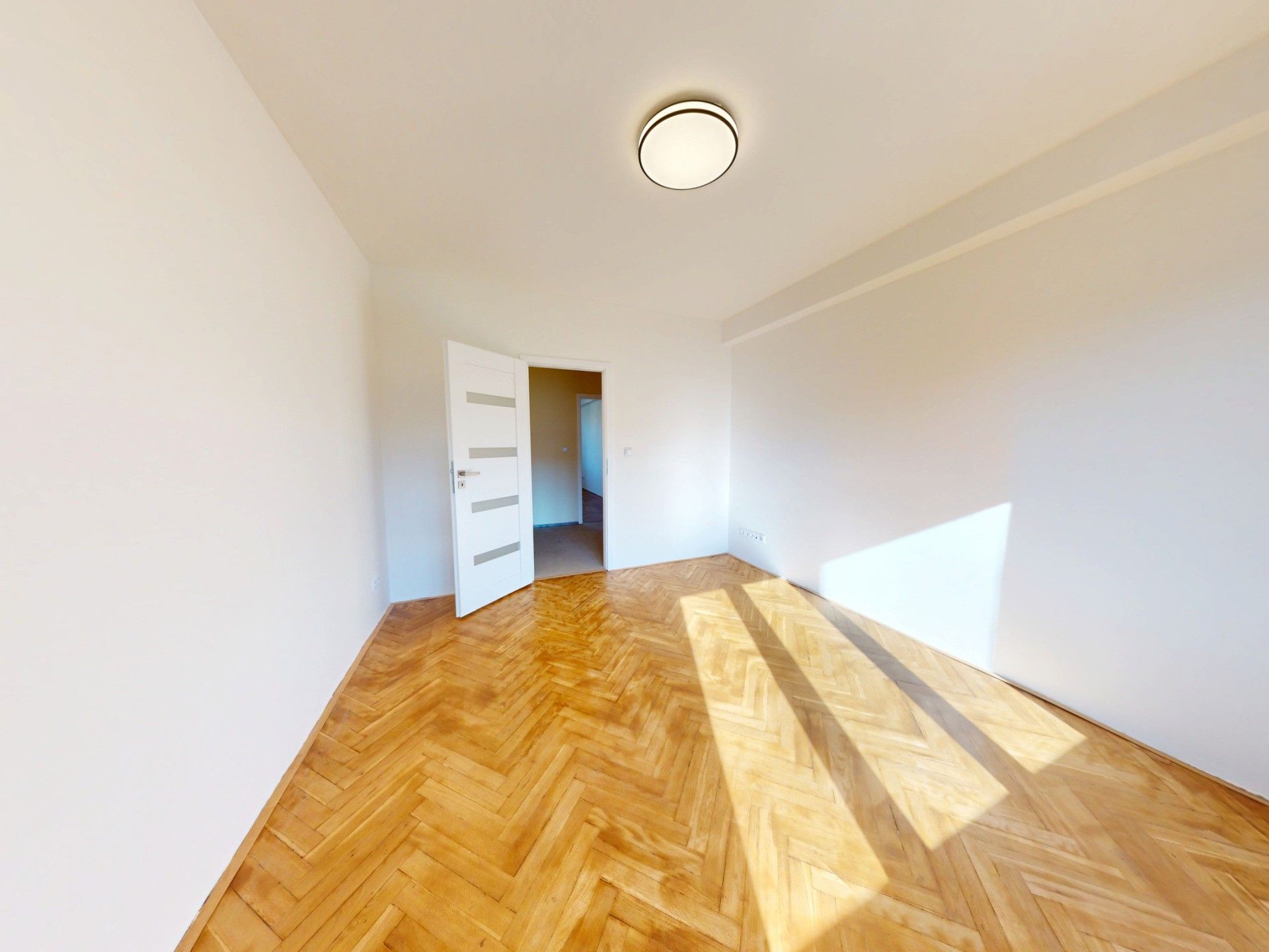 Pronájem bytu 3+1 74 m² - foto 5