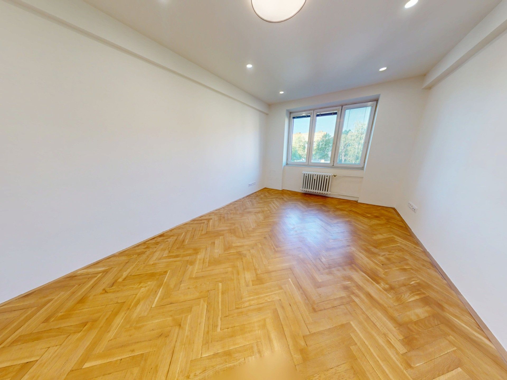 Pronájem bytu 3+1 74 m² - foto 4