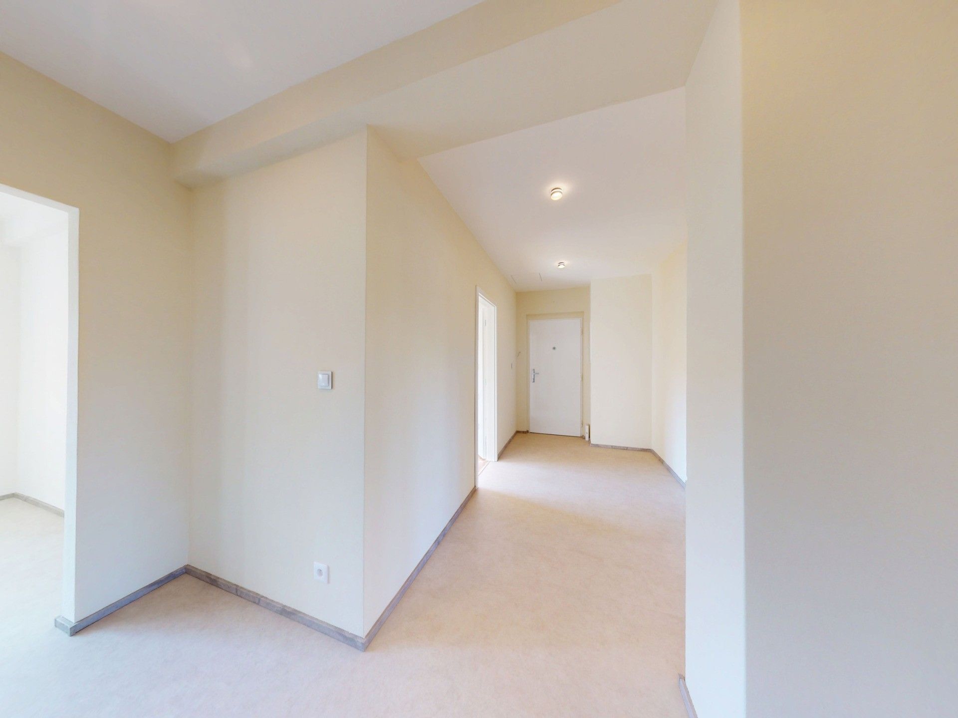 Pronájem bytu 3+1 74 m² - foto 9